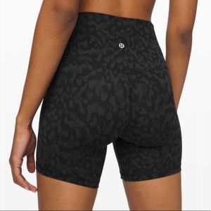 Lululemon Align Shorts 6” formation Camo